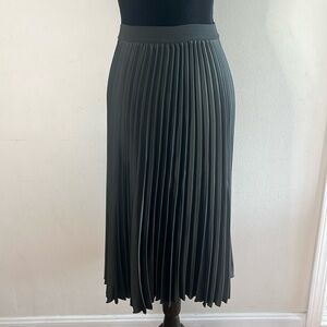 Shimmery Forest Green Pleated Skirt By H&M